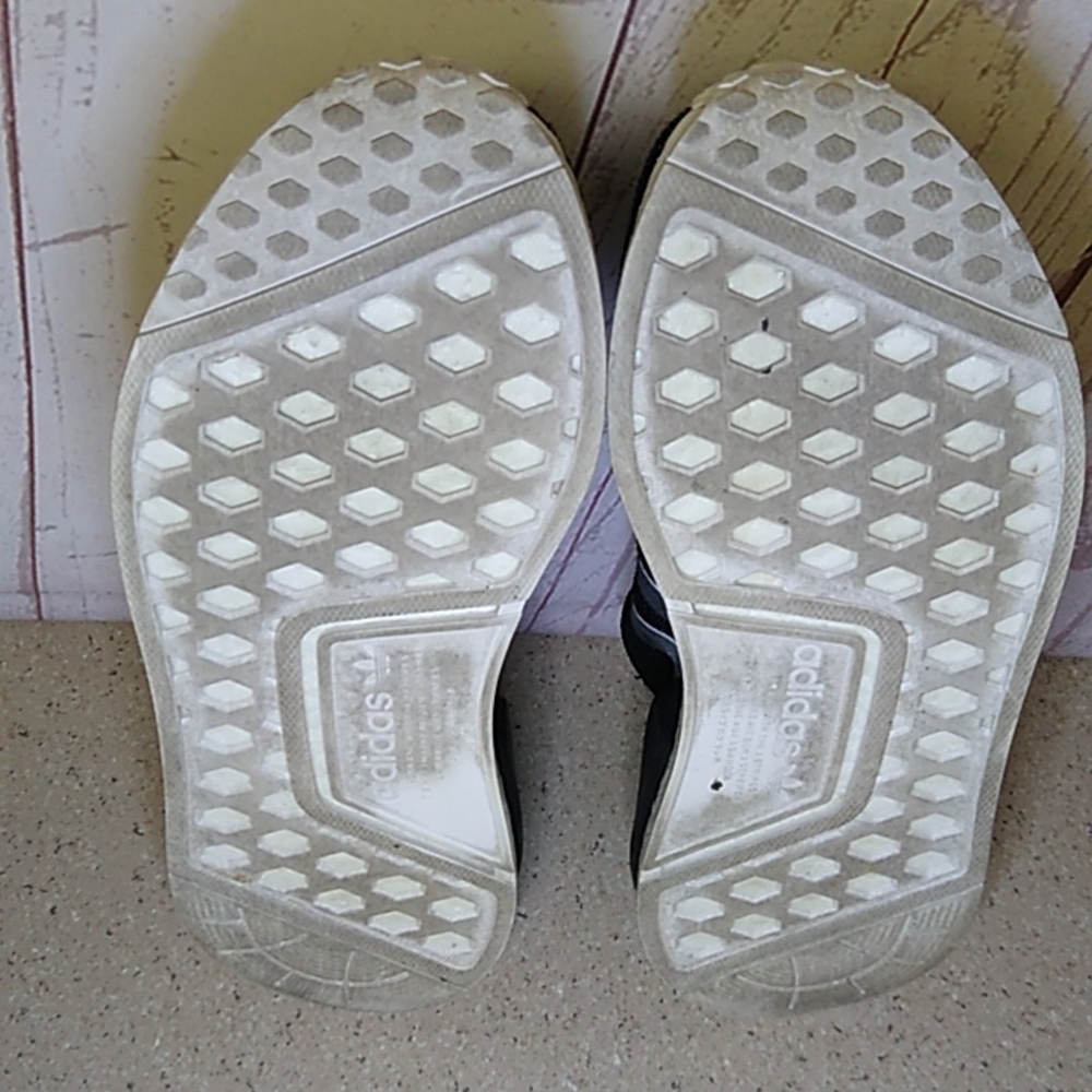 Adidas Nmd R1 V2 - image 3